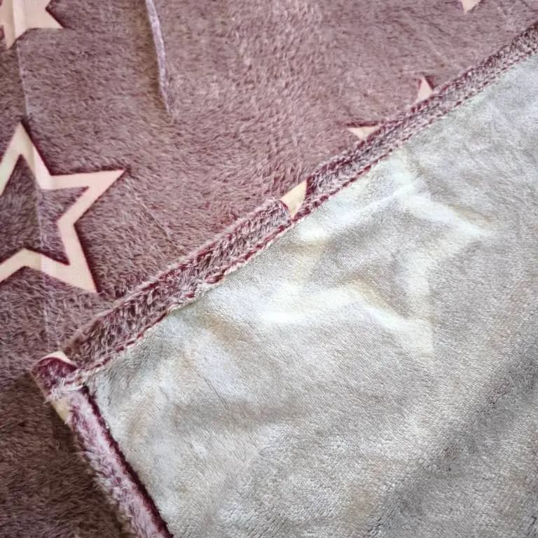 پتو مسافرتی یک نفره شب نما طرح ستاره‌ای FLANNEL — تصویر ۶