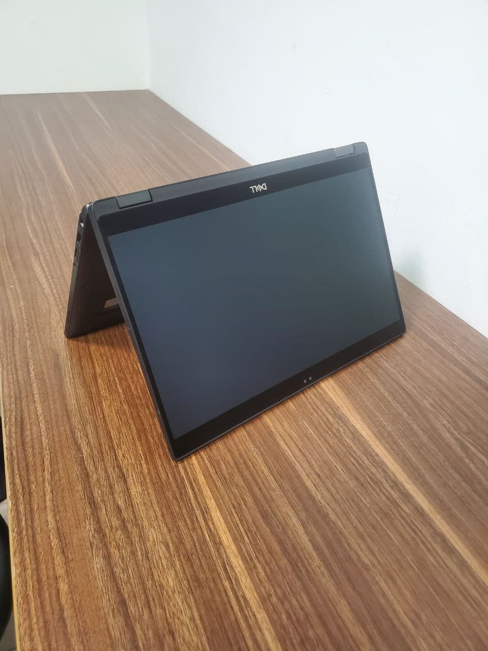 لپ تاپ Dell مدل Latitude 7390 2 in 1 سایز 13.3 اینچ تاچ پردازنده اینتل core i7 8650U هارد 256 ssd رم 16 (مشابه نو )