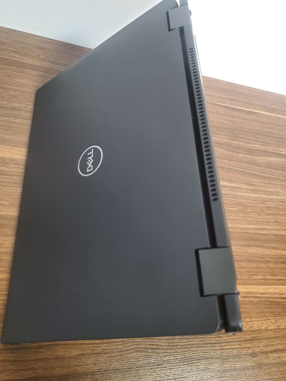 لپ تاپ Dell مدل Latitude 7390 2 in 1 سایز 13.3 اینچ تاچ پردازنده اینتل core i7 8650U هارد 256 ssd رم 16 (مشابه نو ) — تصویر ۲