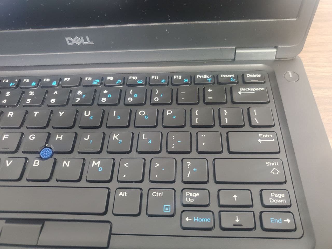 لپ تاپ Dell مدل Latitude 5490 سایز 14.1 اینچ پردازنده اینتل core i7 8650U هارد 512 ssd m2 رم 16 گیگ (مشابه نو ) — تصویر ۶