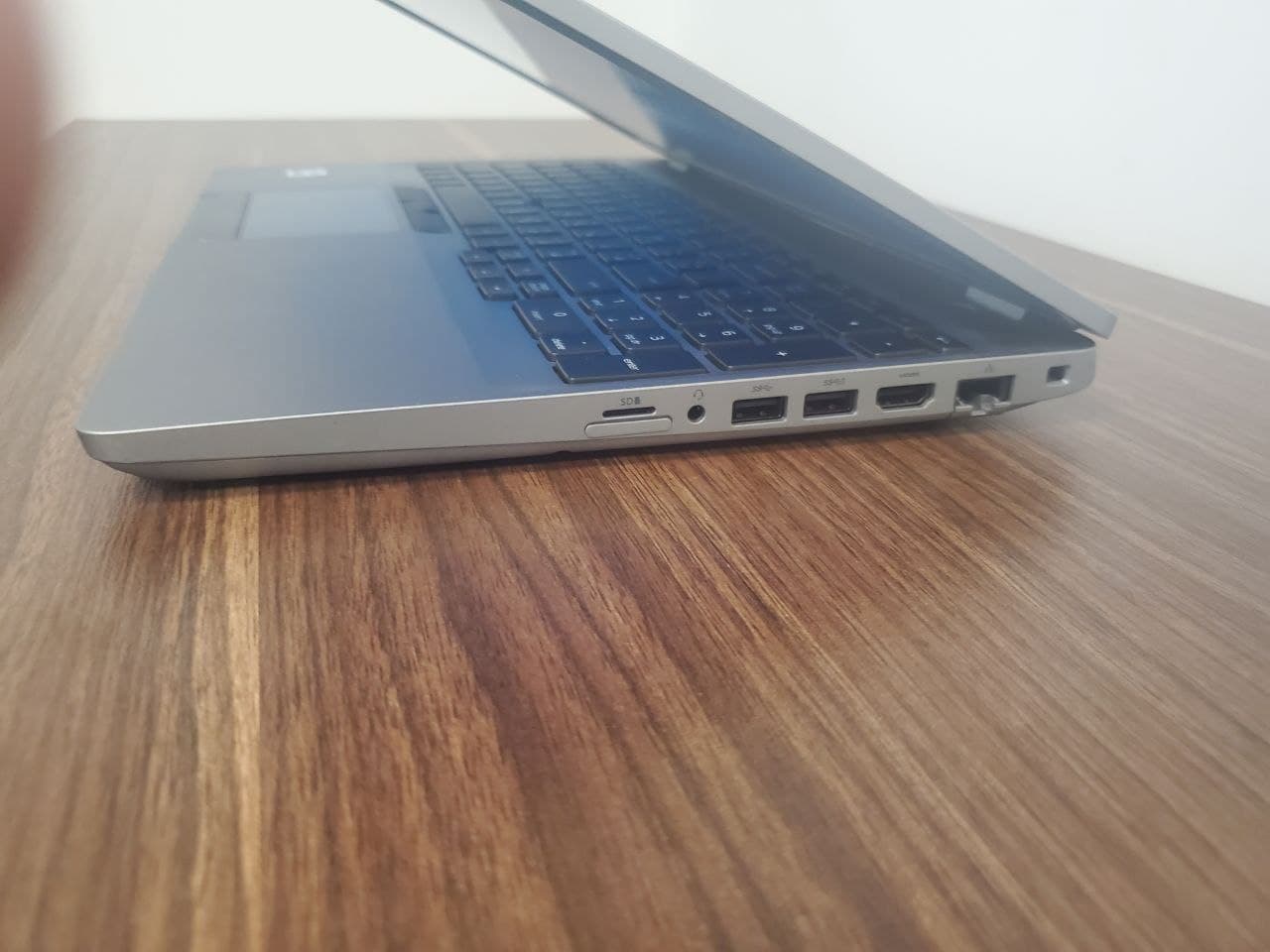 لپ تاپ Renew دل مدل Latitude 5510 سایز ۱۵.۶ اینچ پردازنده Intel core i5-10310u هارد 256 ssd رم 16 — تصویر ۷