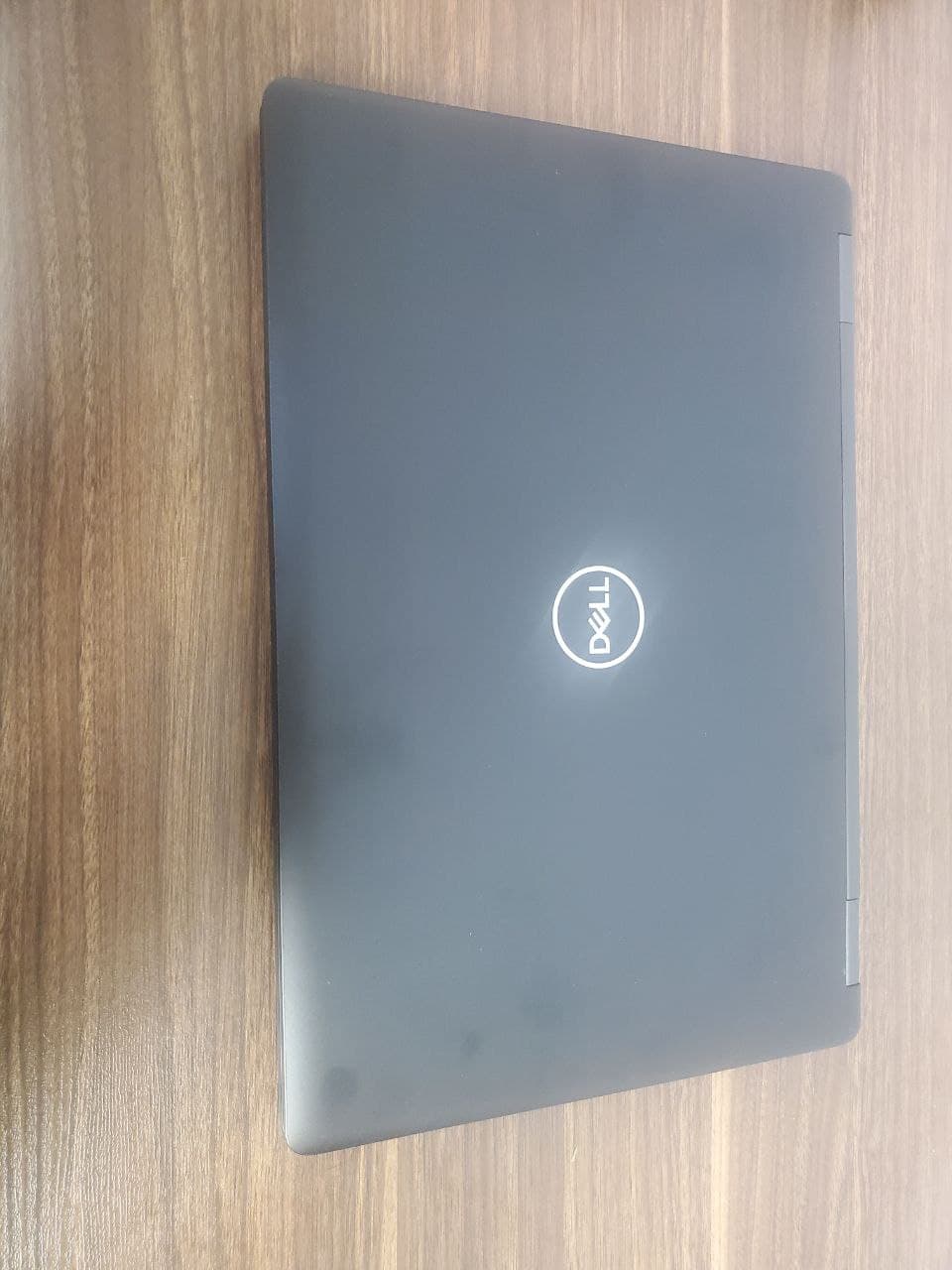 لپ تاپ Dell مدل Latitude 5590 سایز 15.6 اینچ پردازنده اینتل core i7 نسل هشت (مشابه نو ) — تصویر ۴