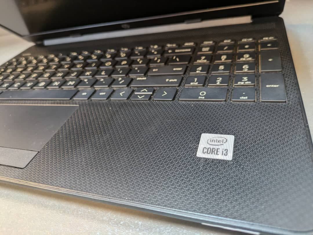 لپ تاپ HP مدل 15s سایز ۱۵.۶ اینچ مشکی طرحدار پردازنده Intel core i3 نسل ده — تصویر ۵