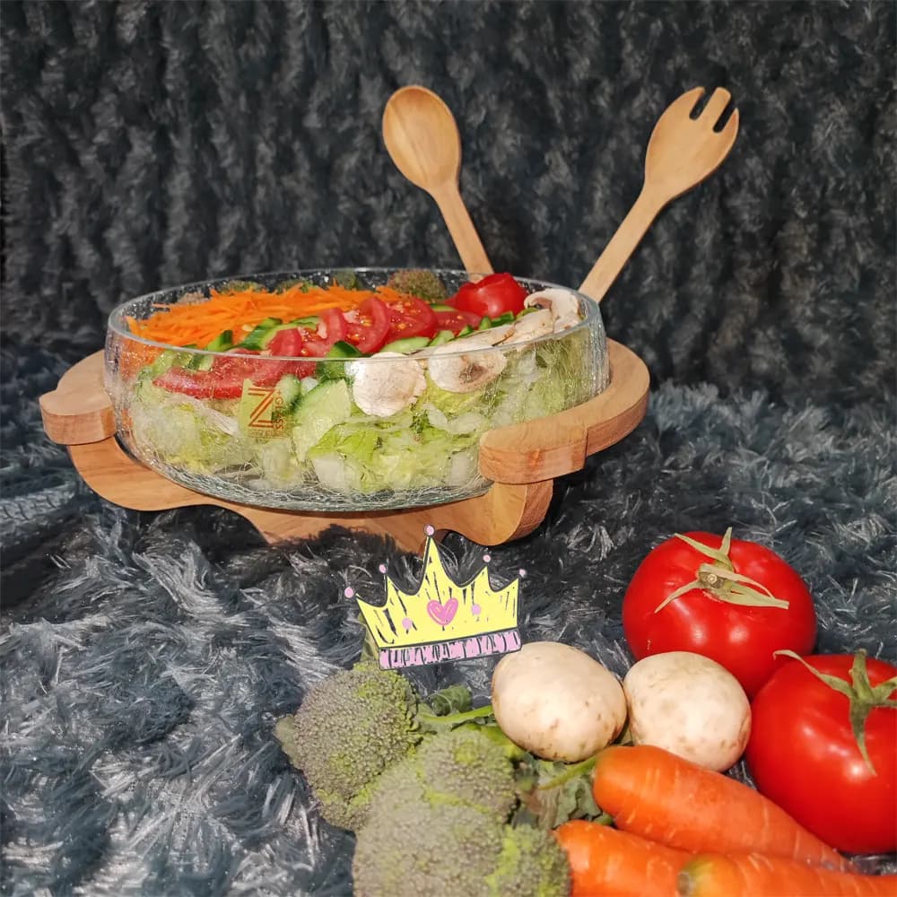 کاسه سالاد خوری شیشه ای شانا با پایه، قاشق و چنگال چوبی — تصویر ۳