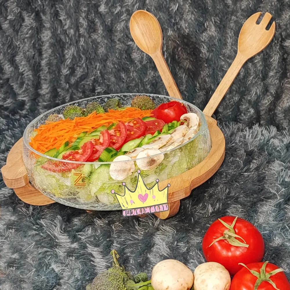 کاسه سالاد خوری شیشه ای شانا با پایه، قاشق و چنگال چوبی — تصویر ۲