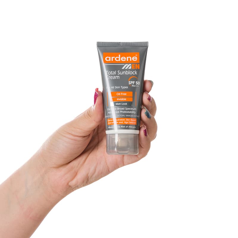 کرم ضدآفتاب بدون رنگ SPF50 چندکاره Total SunBlock آقایان آردن 50 میلی لیتر — تصویر ۳