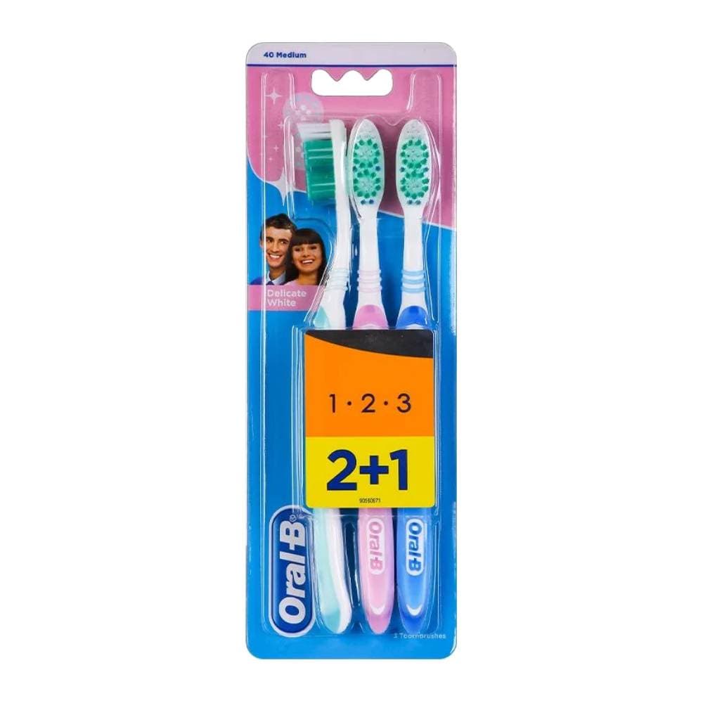 مسواک مدیوم اورال بی Oral-B مدل Delicate White 1.2.3 درجه سختی متوسط بسته 3 عددی