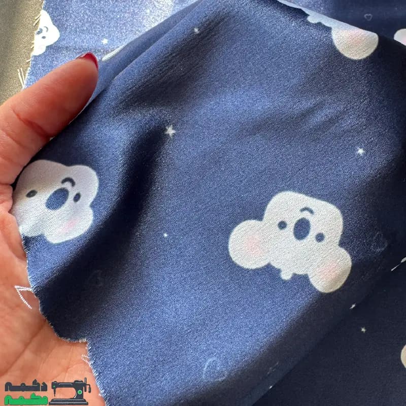 پارچه ساتن ال ایکس طرحدار فانتزی زمینه آبی — تصویر ۴