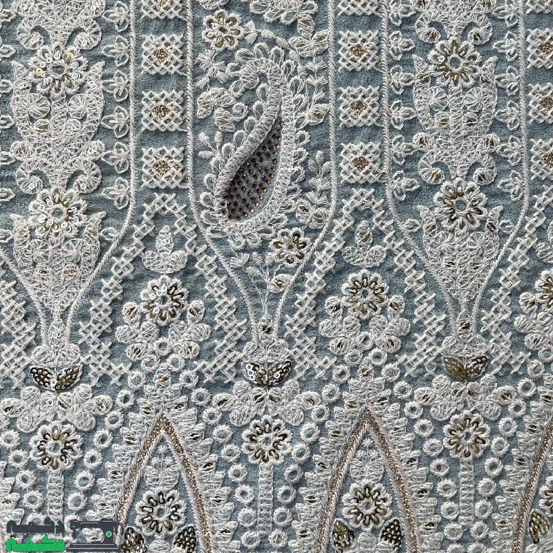 حریر حاشیه دار زمینه سبز روشن — تصویر ۳