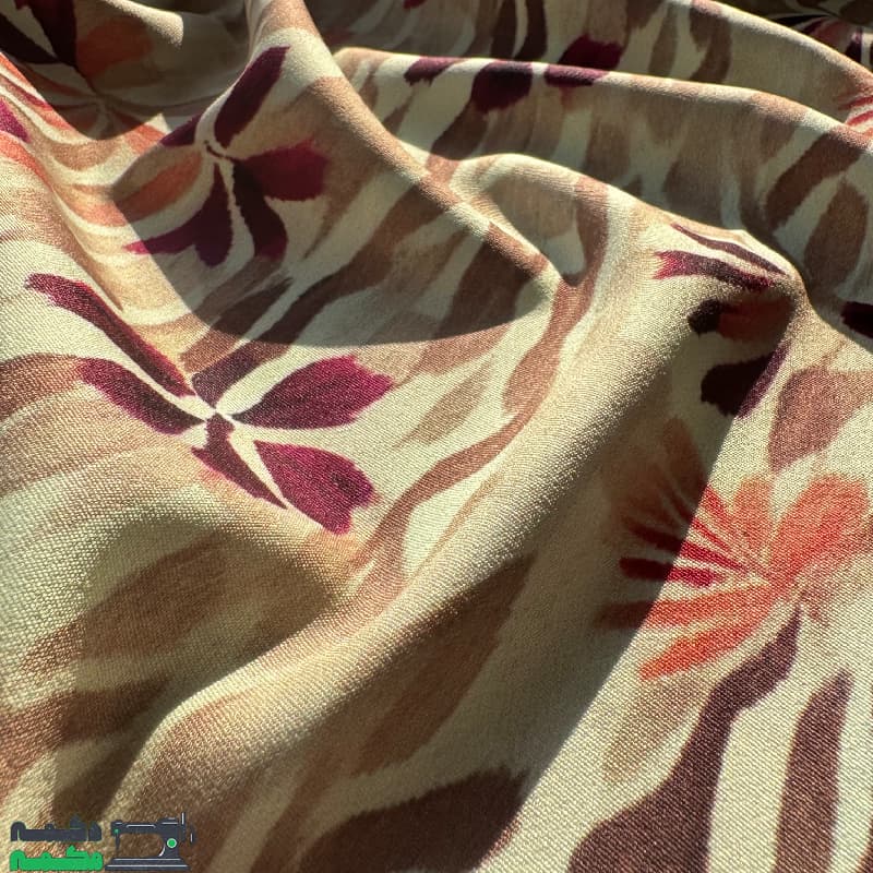 کرپ مازراتی طرح دار زمینه کرم — تصویر ۳