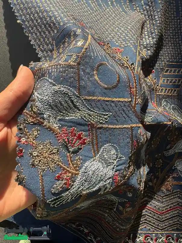 پارچه لینن سوزن دوزی طرح پرنده سرمه ای — تصویر ۵