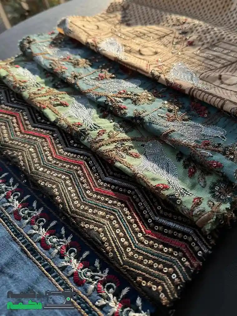 پارچه لینن سوزن دوزی طرح پرنده فیروزه ای روشن — تصویر ۷