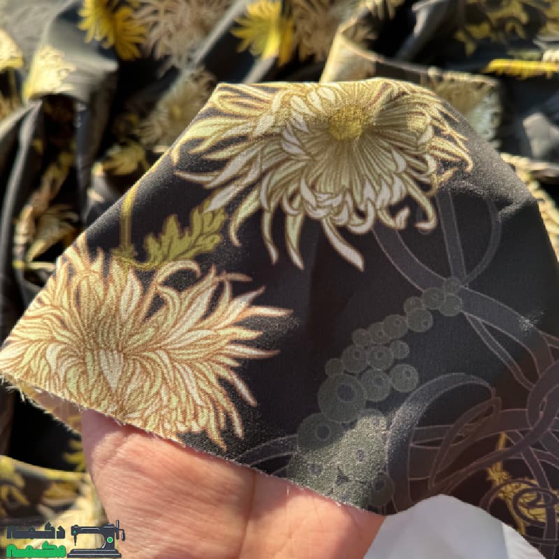 کرپ مازراتی گل دار زمینه تیره — تصویر ۵
