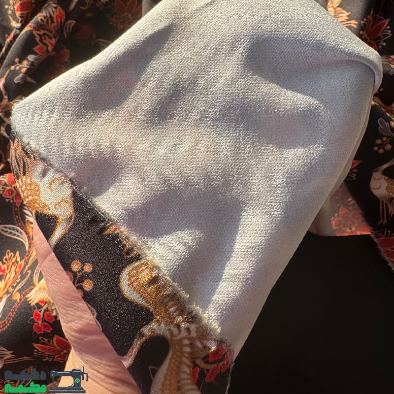 کرپ مازراتی طرح دار زمینه تیره — تصویر ۶