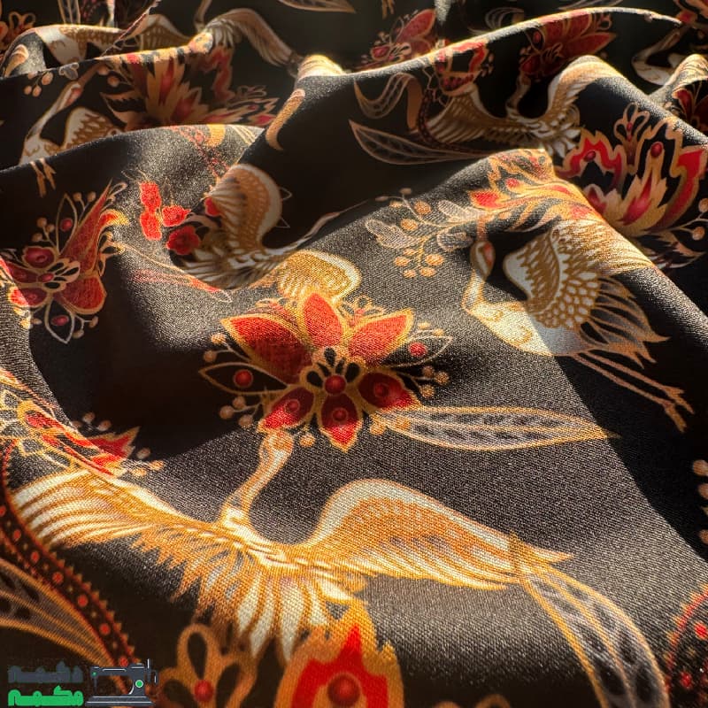 کرپ مازراتی طرح دار زمینه تیره — تصویر ۴