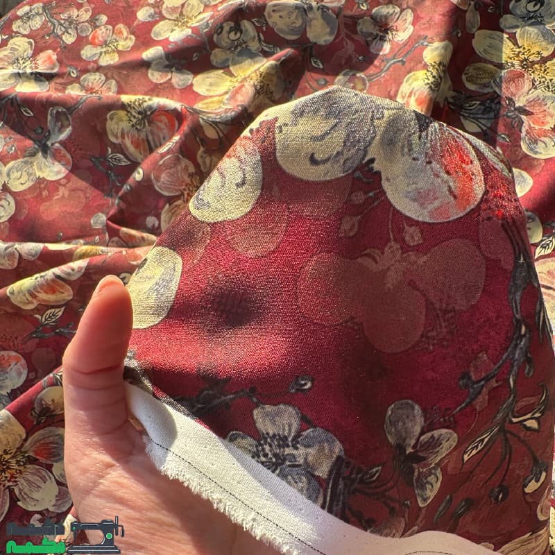 کرپ مازراتی گل دار زمینه شرابی — تصویر ۶