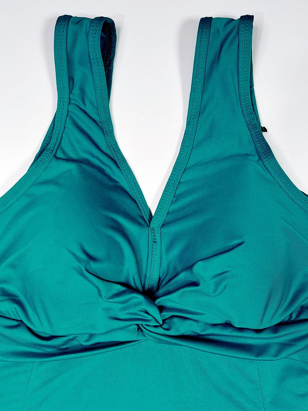مایو زنانه دامن دار و کاپدار متحرک به رنگ سبز برند اسپیدو ( Speedo ) برای شنا — تصویر ۴