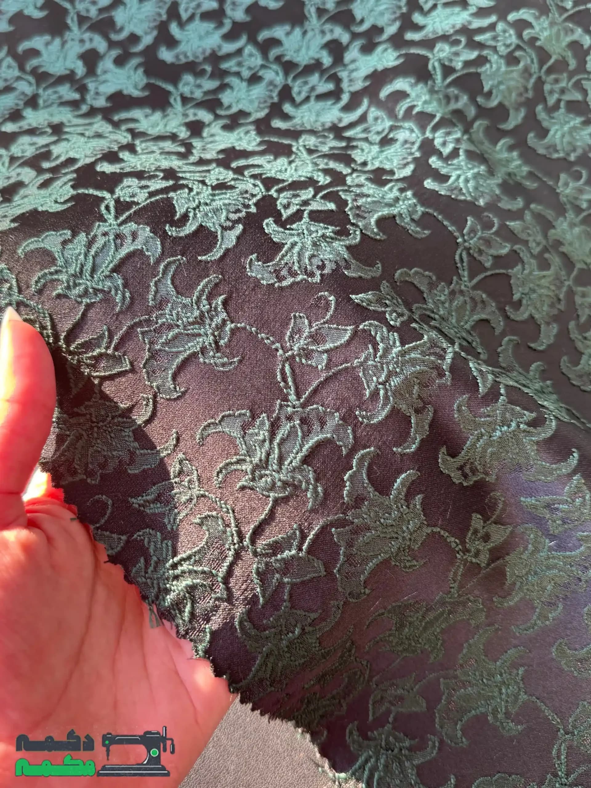 ژاکارد طرح دار مشکی و سبز روشن — تصویر ۲