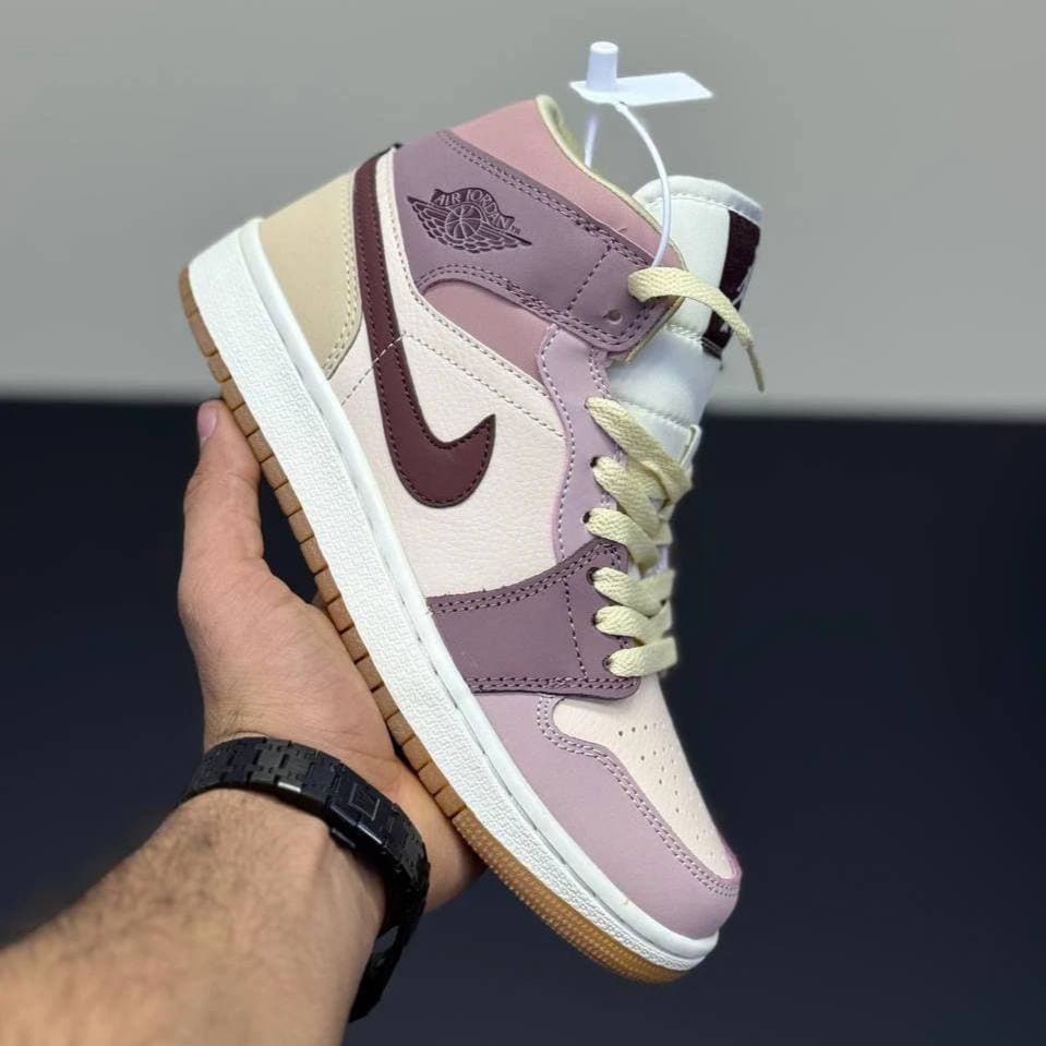 کفش نایک ایر جردن وان ساقدار Nike Air Jordan 1 High — تصویر ۳