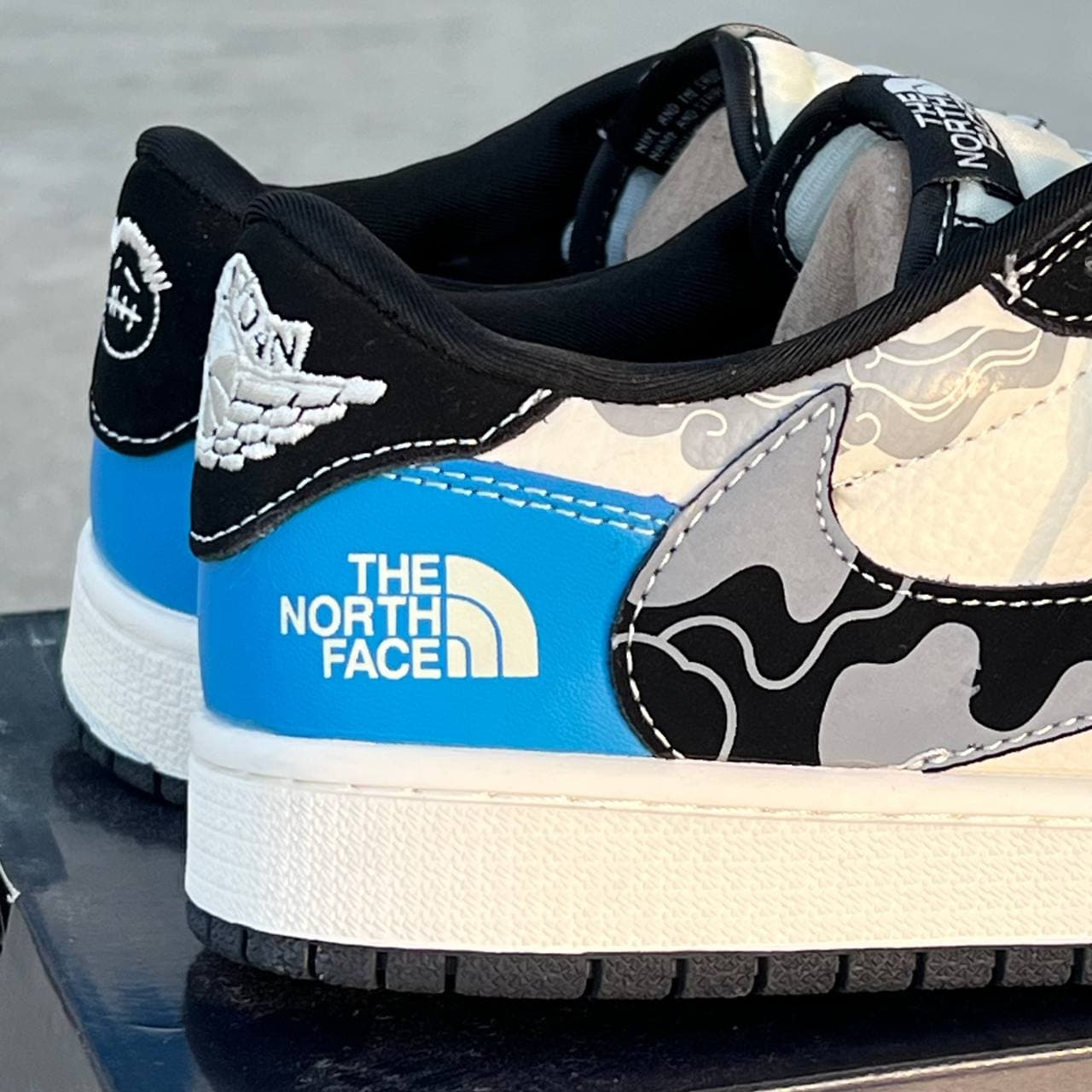 کفش نایک ایر جردن وان لو تراویس اسکات نورث فیس جدید Nike Air Jordan 1 Low Travis Scott x North Face New — تصویر ۳