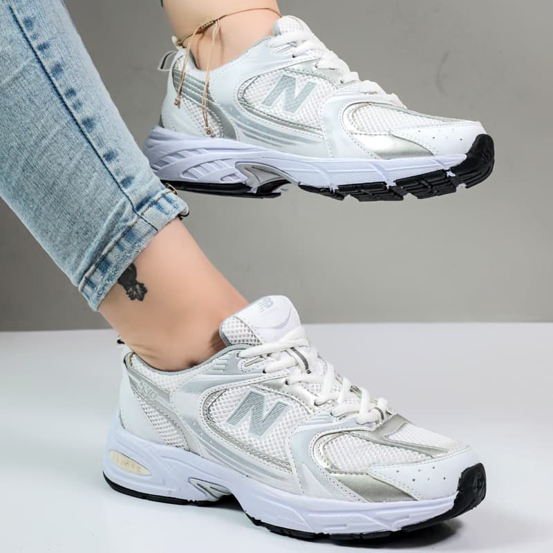 کتونی نیوبالانس 530 سفید نقره ای زنانه 530 new balance کد 67689 — تصویر ۲