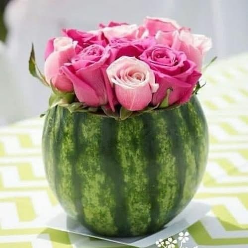 سبد گل شب یلدا برای هدیه به مادر با گلهای شاداب و زیبا 5074 — تصویر ۲