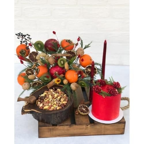 باکس گل شب یلدا برای هدیه به مادر با گلهای لیسینتوس و میوههای بهاری 4944 — تصویر ۲
