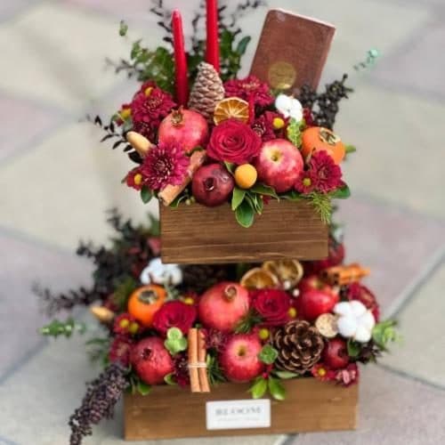 باکس گل شب یلدا با گل‌های مینیاتوری و گل داودی 4823