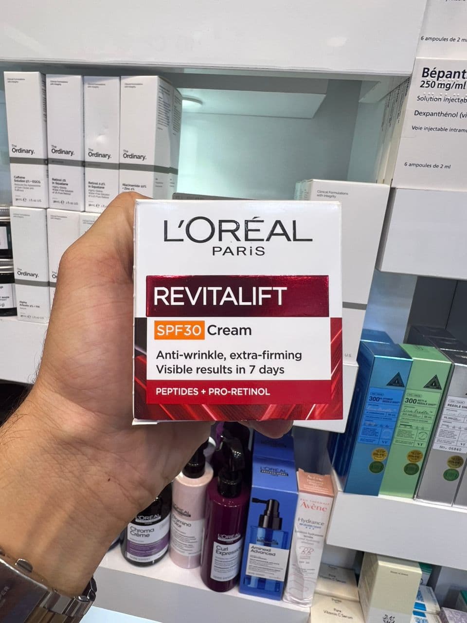 کرم روز ضد چروک و سفتکننده پوست لورآل Revitalift SPF 30 حجم 50 میل — تصویر ۲