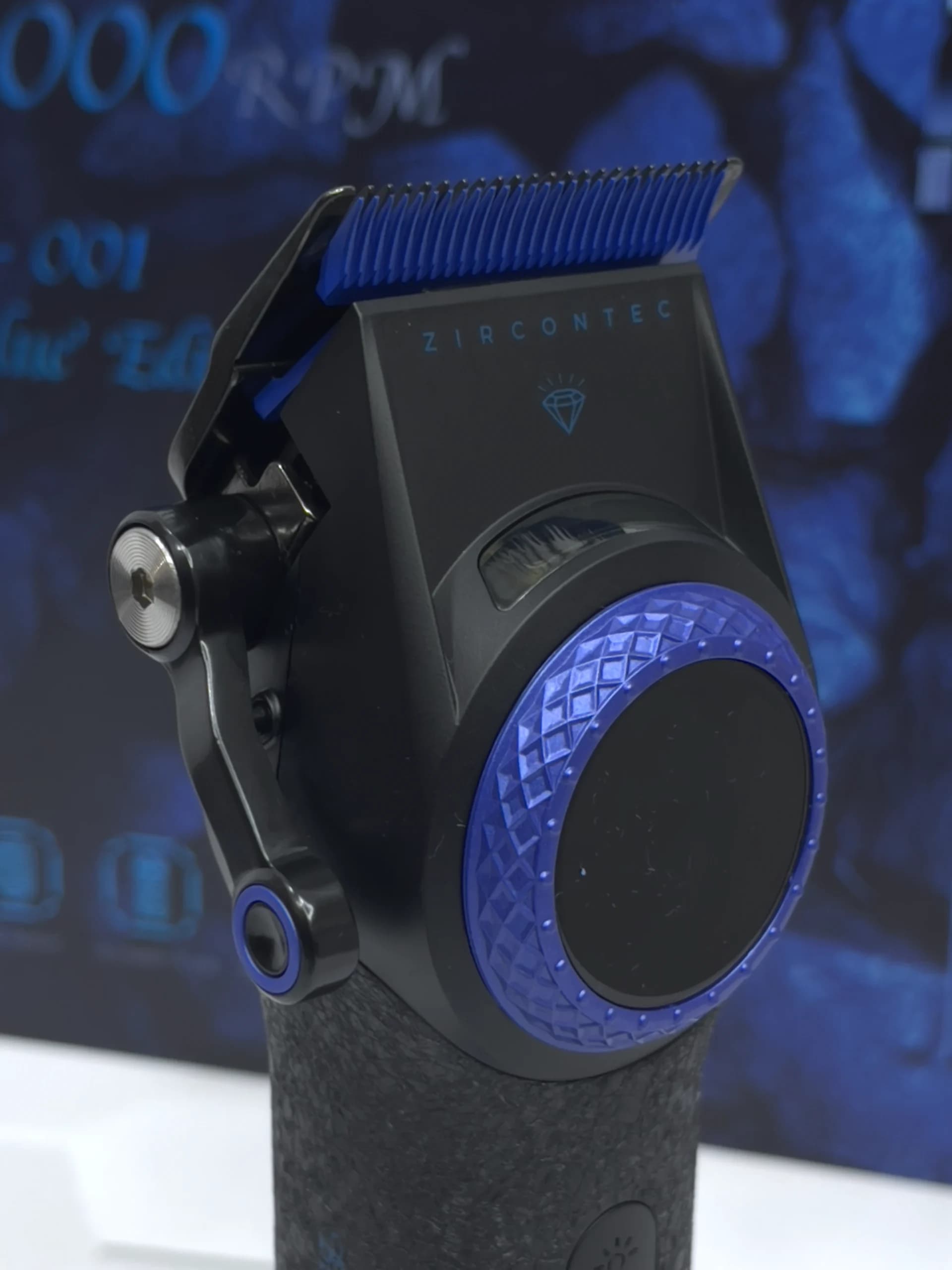 ماشین اصلاح حجم‌زن وی جی آر مدل V-001 Blue Edition — تصویر ۵