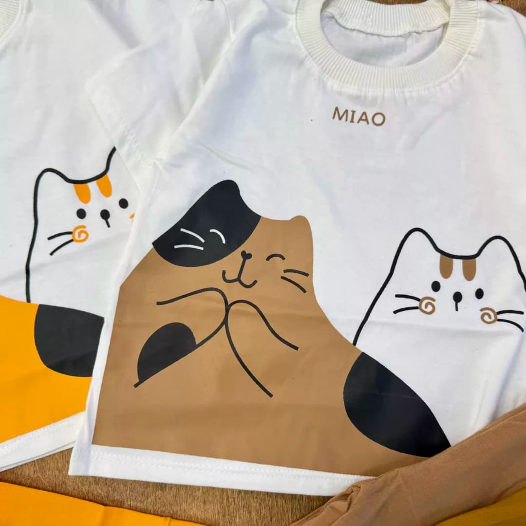 تیشرت شلوارک دو گربه Miao سایز 35 تا 45 کد 6030 — تصویر ۳