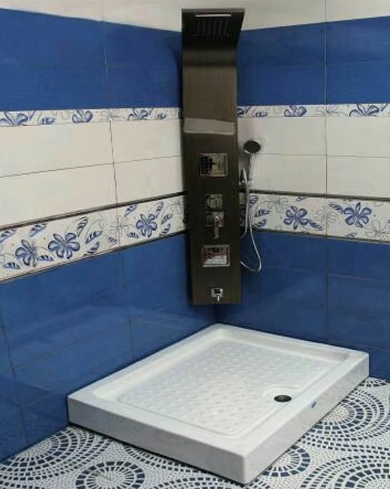 زیر دوشی دریاوان مدل شبنم کم عمق