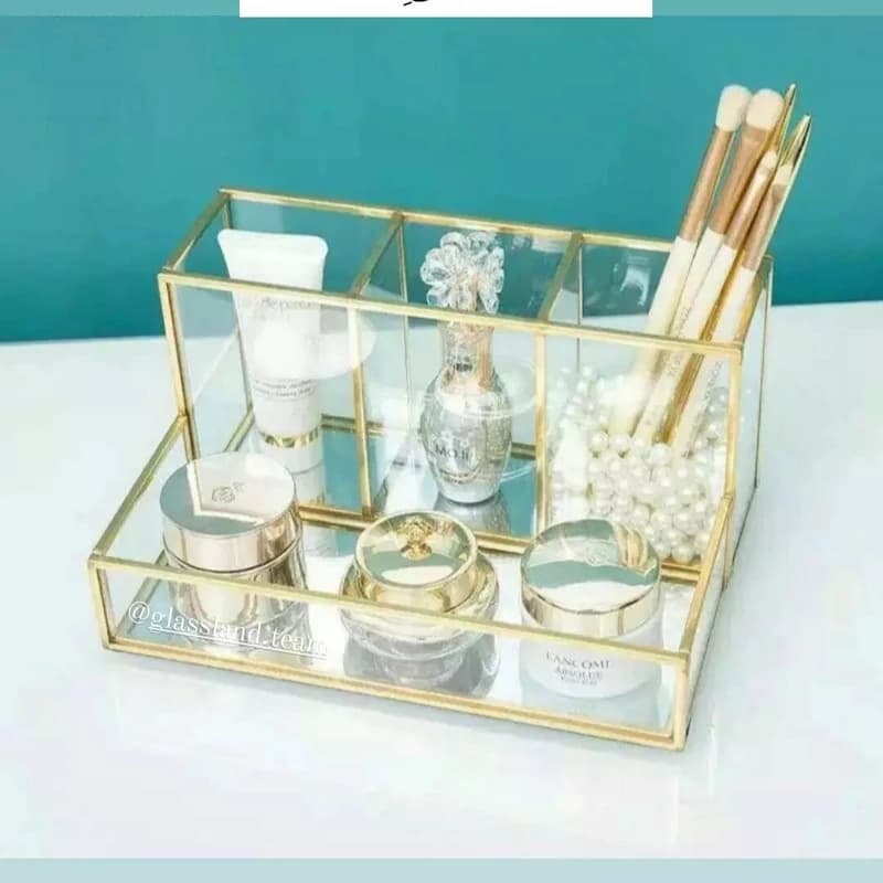 استند ارایش شیشه ای