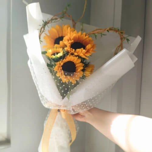کادویی گل و هدیه روز مادر