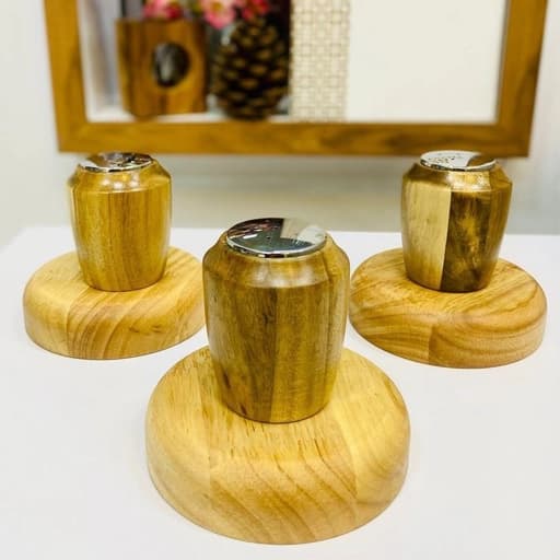 ادويه و نمک پاش چوبی تيره خمره ای