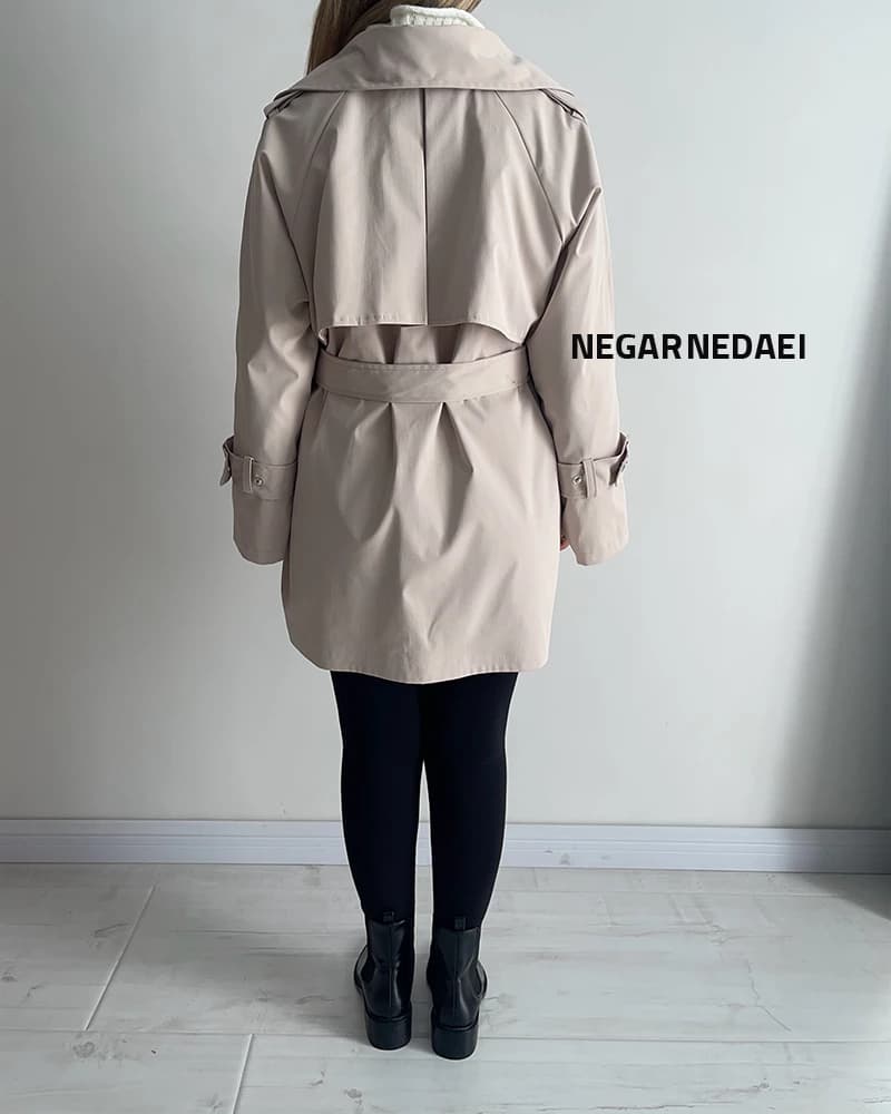 ترنچ کت wet قد کوتاه (کرم روشن) — تصویر ۳