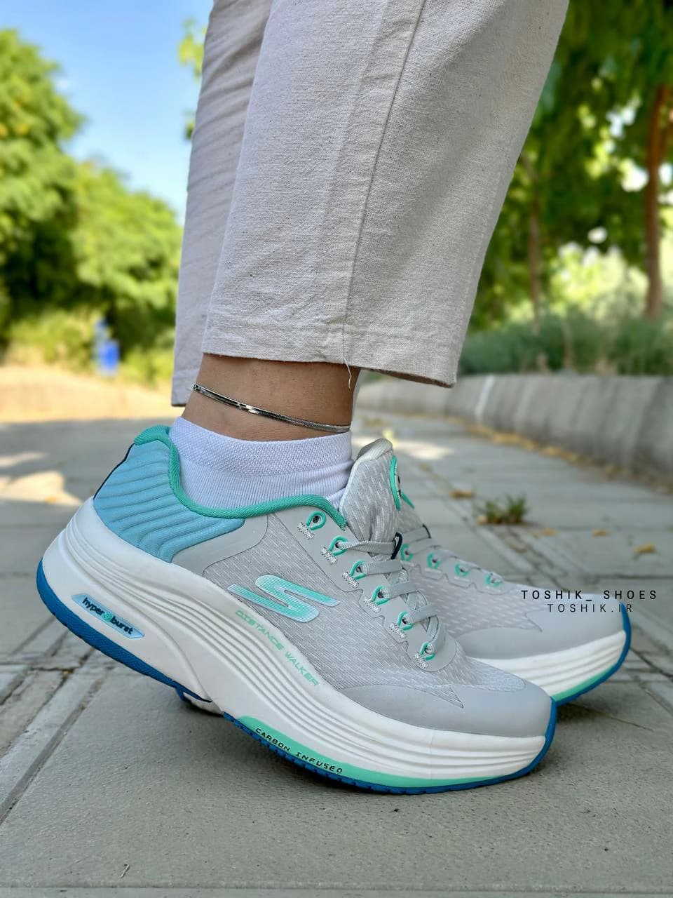 کتونی اسکیچرز DISTANCE WALKER 2023 – 4 رنگ طوسی — تصویر ۲
