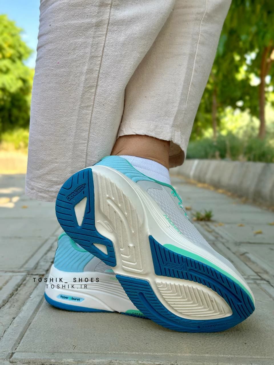 کتونی اسکیچرز DISTANCE WALKER 2023 – 4 رنگ طوسی — تصویر ۵