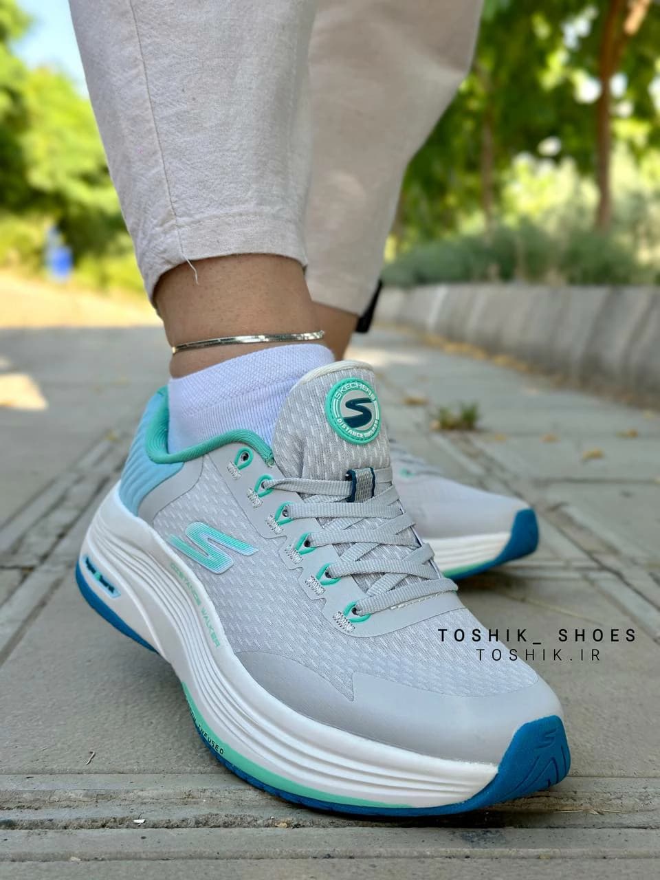 کتونی اسکیچرز DISTANCE WALKER 2023 – 4 رنگ طوسی — تصویر ۸