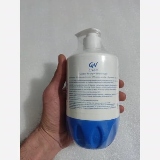 کرم مرطوب کننده پمپی کیو وی QV پوست خشک 500 گرم — تصویر ۵