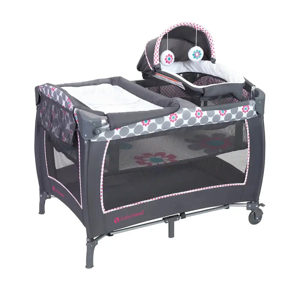 تخت و پارک نوزاد بیبی ترند Baby Trend مدل Daisy Dots — تصویر ۲