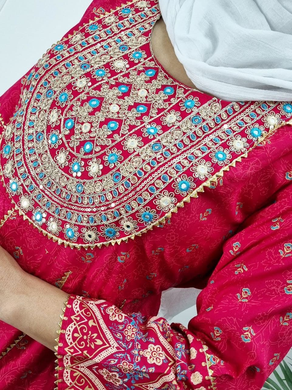 پبراهن ساحلی سوزندوزی کورتی وارداتی(اصلی)/کد2358 — تصویر ۹