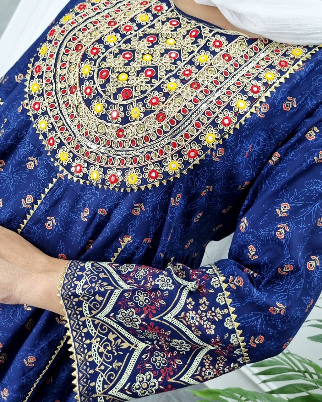 پبراهن ساحلی سوزندوزی کورتی وارداتی(اصلی)/کد2358 — تصویر ۸