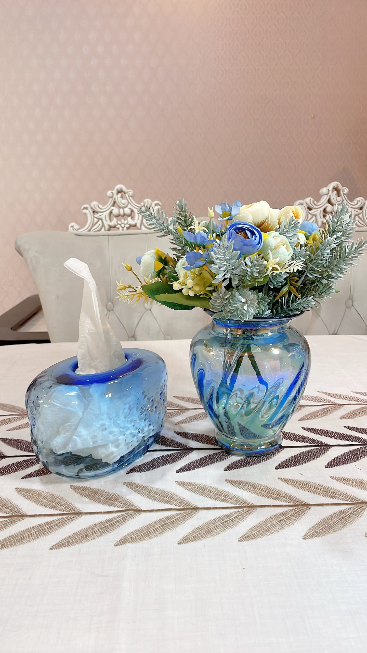 ست گلدان و جا دستمال شیشه‌ای آبی موجی
