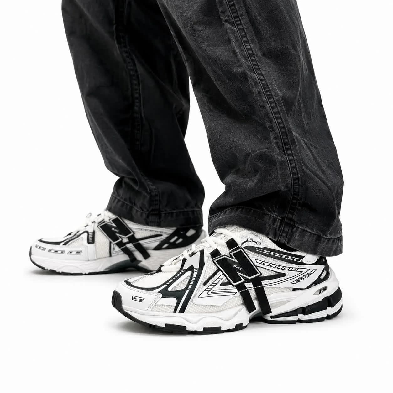 کتونی مردانه نیوبالانس 1906 سفید مشکی New BALANCE 1906 — تصویر ۲