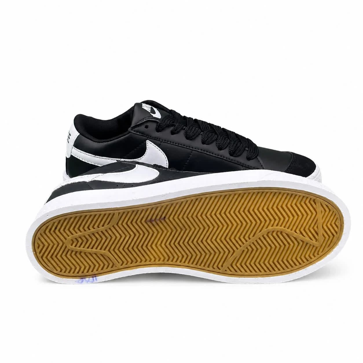 کتونی مردانه مدل رانینگ نایک بلیزر مشکی سفید NIKE blazer — تصویر ۴