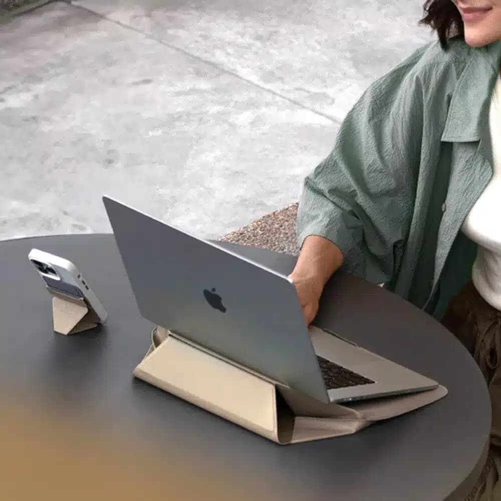 کاور و استند لپ‌تاپ ۱۴ اینچی مافت مدل MOFT Laptop Carry Sleeve – رنگ مشکی — تصویر ۸