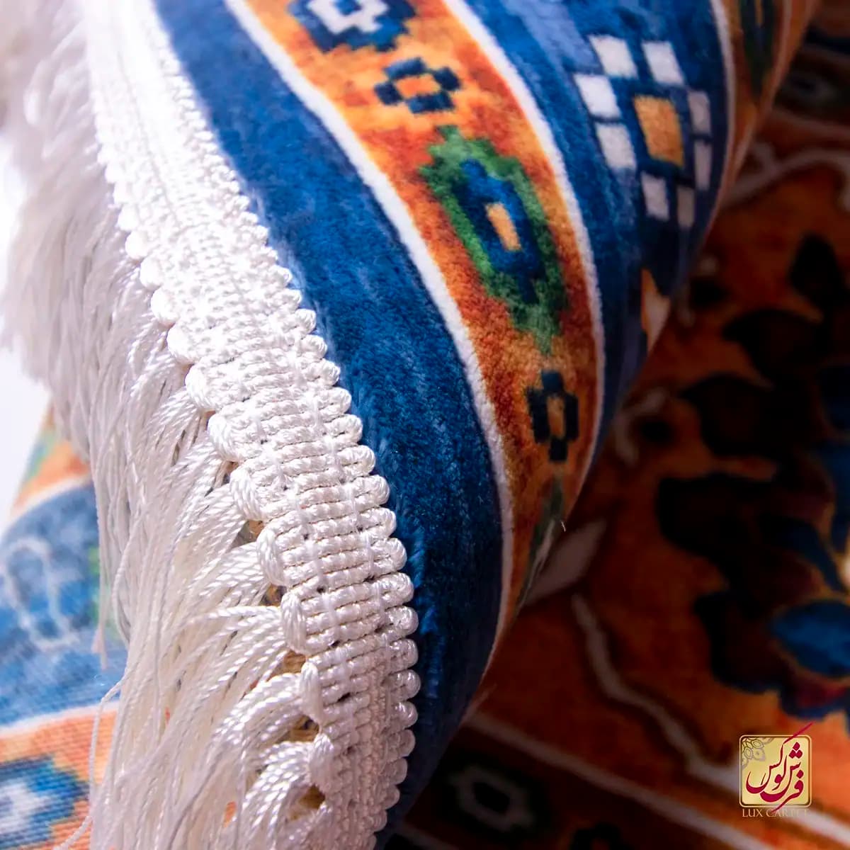 فرش ابریشم ماشینی 730300 آبی حاشیه آجری — تصویر ۷