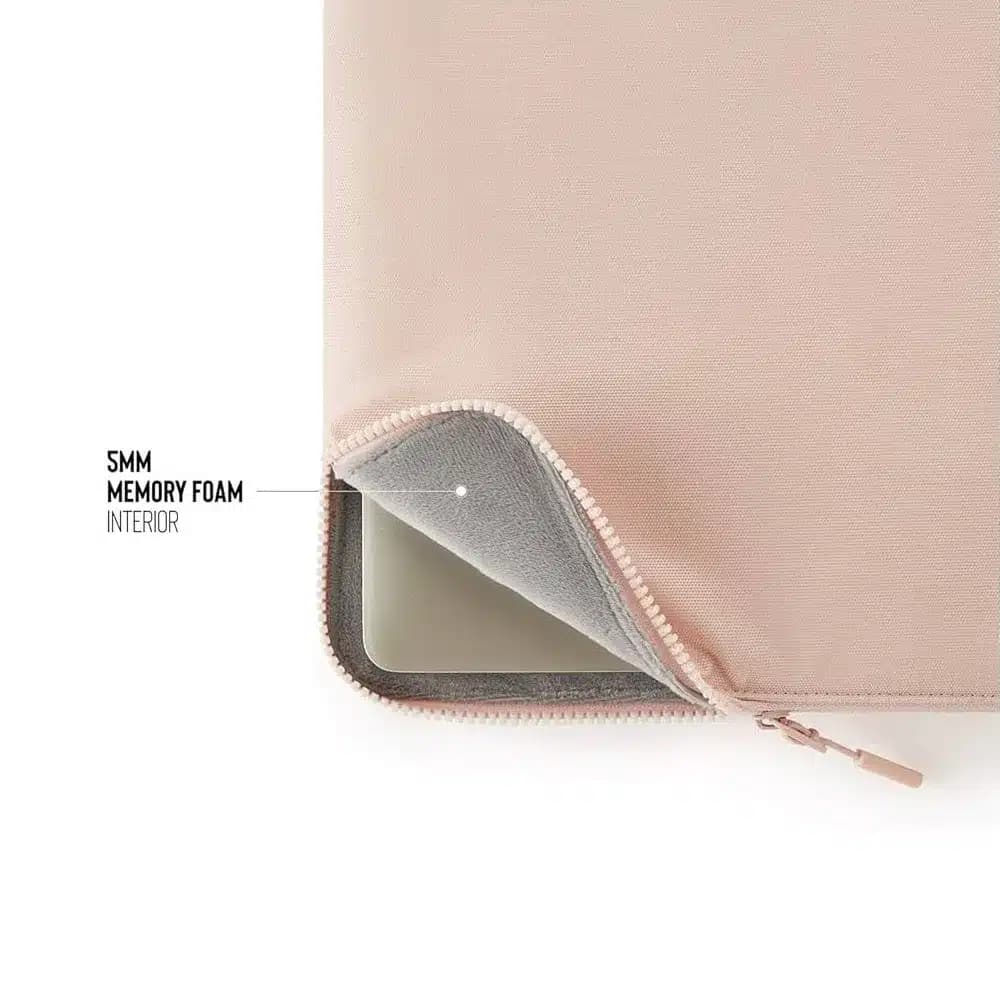 کاور لپ تاپ ۱۵ و ۱۶ اینچ پیپتو مدل Pipetto Organiser Sleeve رنگ صورتی — تصویر ۶