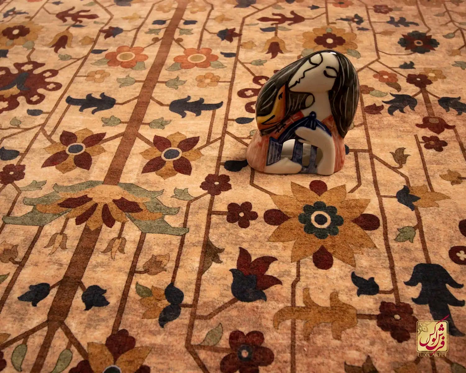 فرش ابریشم ماشینی Z1086 کرم حاشیه سرمه ای — تصویر ۳